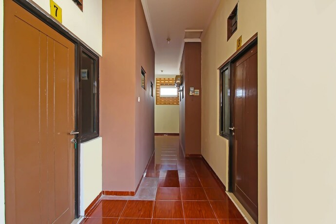 Imagen general del Hotel Super OYO 92437 Wahidin Guesthouse. Foto 7