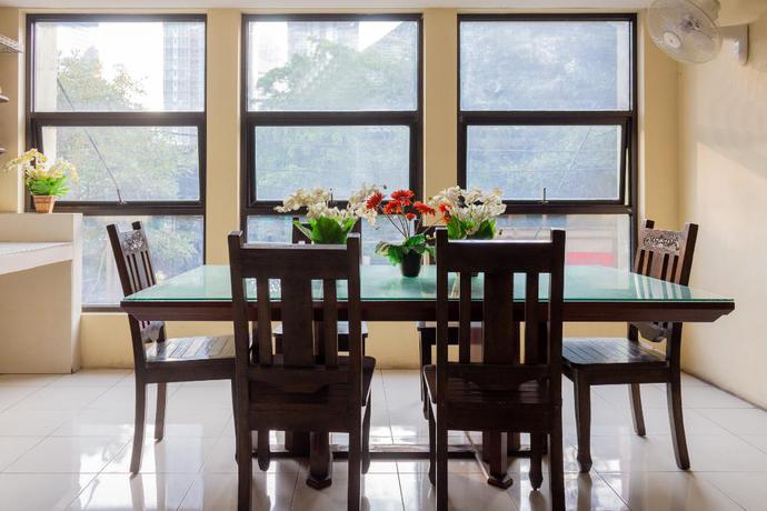 Imagen de los interiores del Hotel Super OYO 989 Audah Guesthouse Syariah. Foto 16