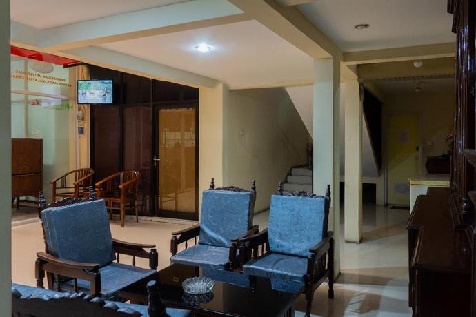 Imagen de los interiores del Hotel Super OYO 989 Audah Guesthouse Syariah. Foto 20