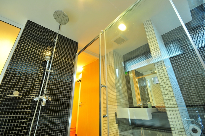 Imagen de la habitación del Hotel Super Oyo 75385 Win Long. Foto 3