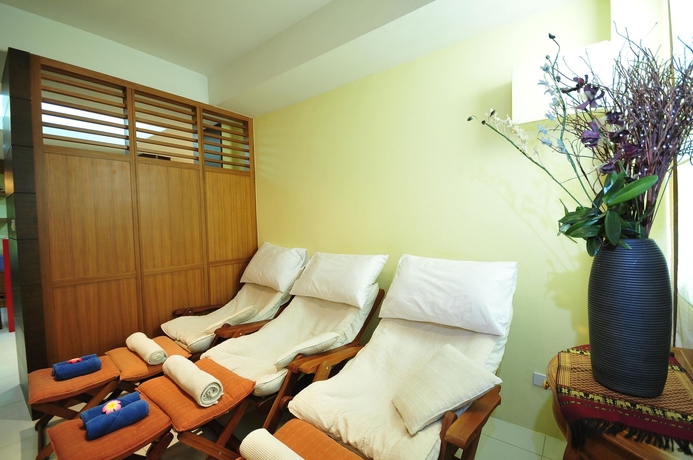 Imagen de la piscina del Hotel Super Oyo 75385 Win Long. Foto 12