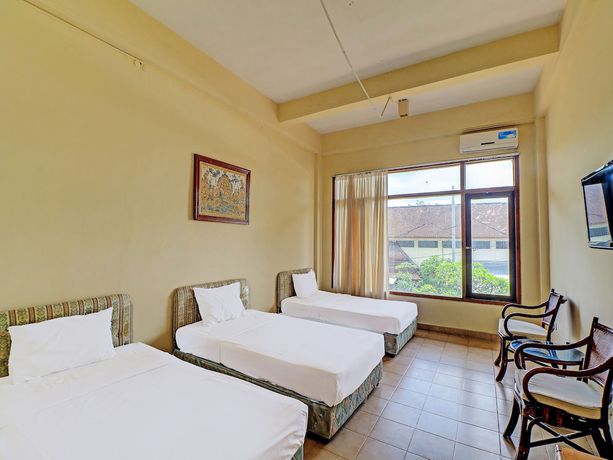 Imagen de la habitación del Hotel Super Oyo 91870 Warna Kedaton. Foto 15