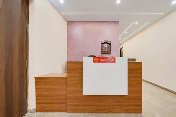 Imagen de los interiores del Hotel Super Pari Chowk Formerly The Divine KRC. Foto 15