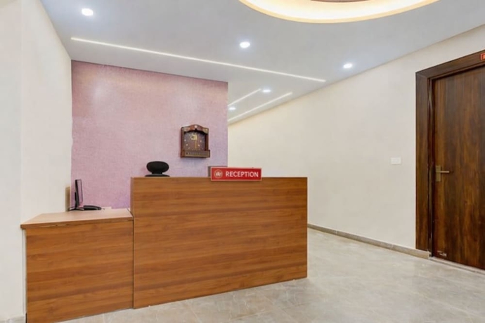 Imagen de los interiores del Hotel Super Pari Chowk Formerly The Divine KRC. Foto 16