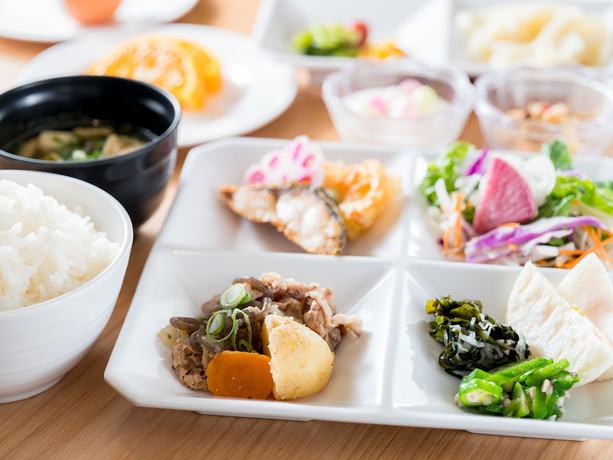 Imagen del bar/restaurante del Hotel Super Takamatsu Kinenkan. Foto 4