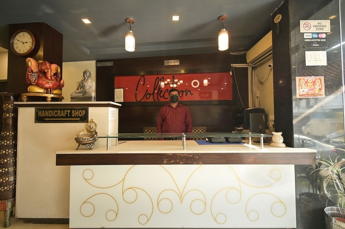 Imagen de los interiores del Hotel Super Townhouse Bani Park Formerly Aroma Residency. Foto 19