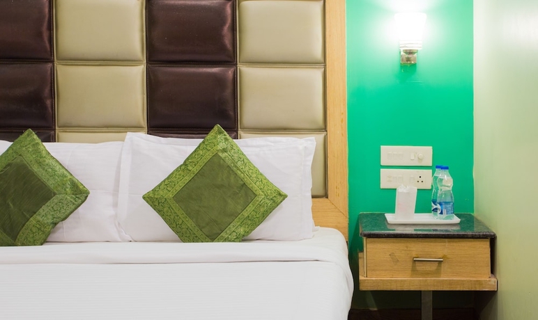 Imagen de la habitación del Hotel Super Townhouse Bani Park Formerly Aroma Residency. Foto 12