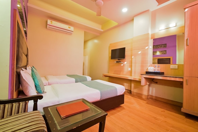 Imagen de la habitación del Hotel Super Townhouse Bani Park Formerly Aroma Residency. Foto 13