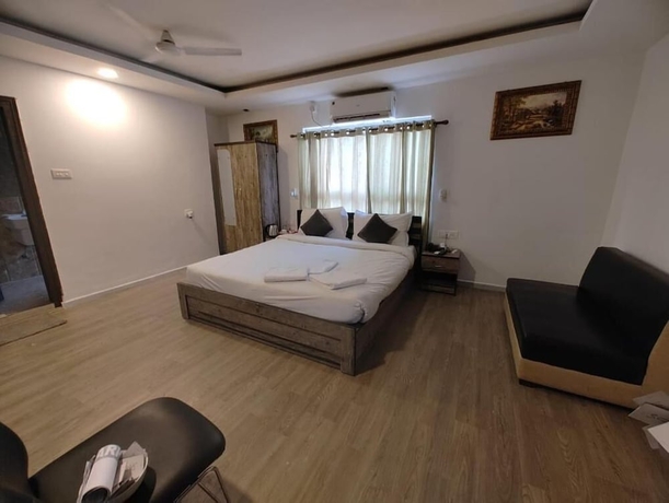 Imagen de la habitación del Hotel Super Townhouse Hatigaon Near Medicity Formerly Hotel Grand Majesty. Foto 2