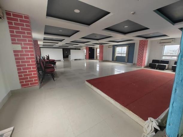 Imagen de los interiores del Hotel Super Townhouse Hatigaon Near Medicity Formerly Hotel Grand Majesty. Foto 10