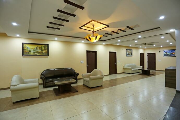 Imagen de los interiores del Hotel Super Townhouse Prince Chowk Near Railway Station. Foto 14