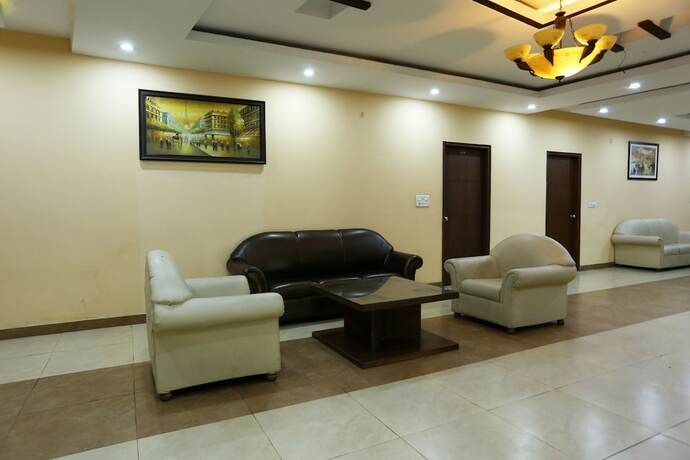 Imagen de los interiores del Hotel Super Townhouse Prince Chowk Near Railway Station. Foto 15