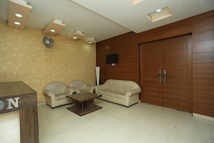 Imagen de los interiores del Hotel Super Townhouse Prince Chowk Near Railway Station. Foto 16