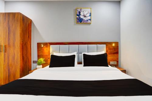 Imagen de la habitación del Hotel Super Townhouse Status By Sbg Near Anand Vihar Vaishali Metro Station. Foto 14