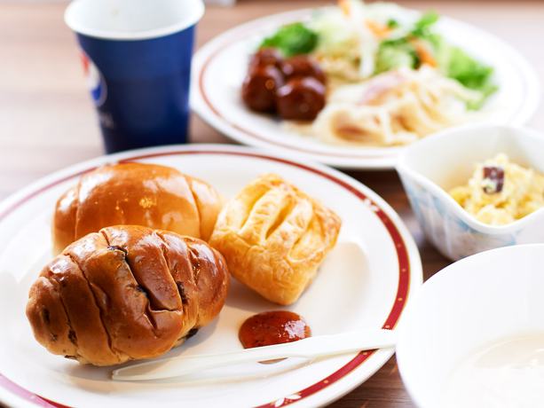 Imagen del bar/restaurante del Hotel Super Tozai Line Ichikawa Myoden Mae. Foto 4