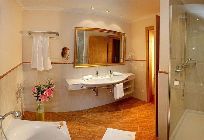 Imagen de la habitación del Hotel Superior Sport Und Familienresort Alpenblick. Foto 4