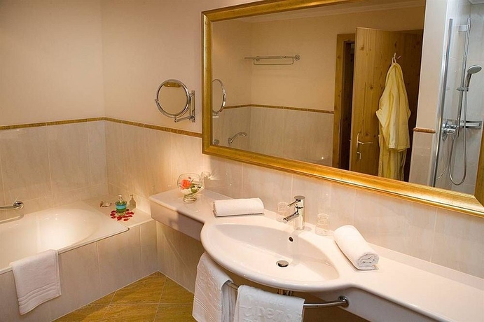 Imagen de la habitación del Hotel Superior Sport Und Familienresort Alpenblick. Foto 7