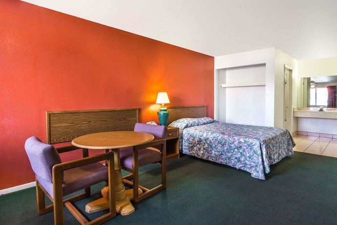 Imagen de la habitación del Hotel Superior Suites Phoenix Mesa. Foto 3