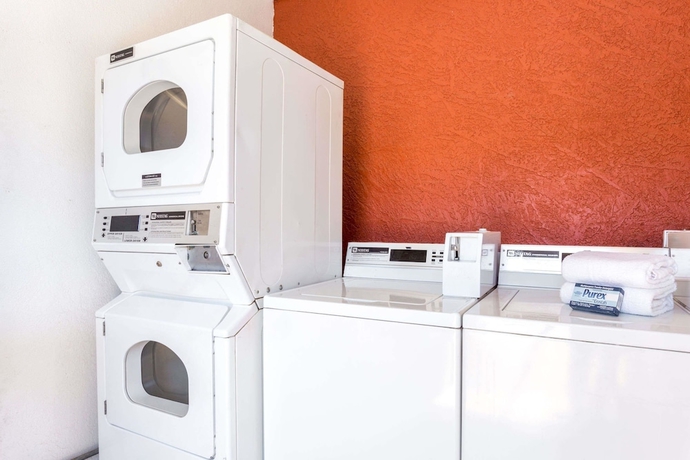 Imagen de los interiores del Hotel Superior Suites Phoenix Mesa. Foto 14