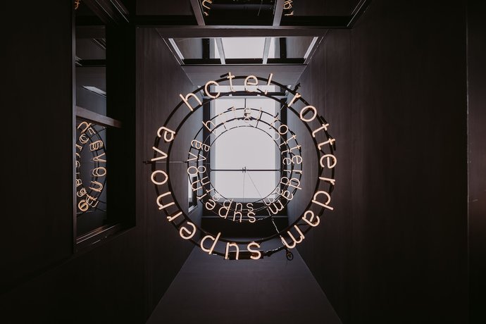 Imagen de los interiores del Hotel Supernova. Foto 15