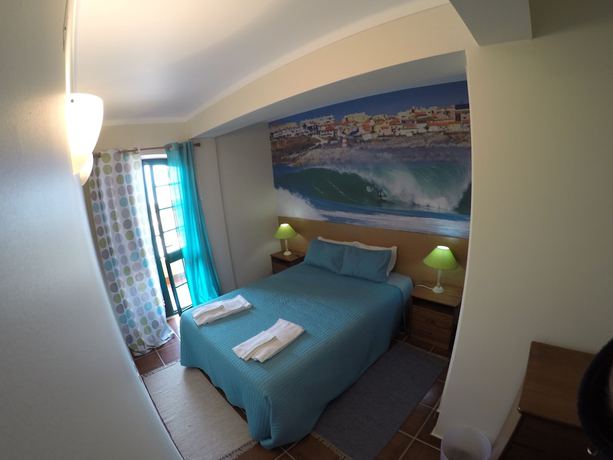 Imagen de la habitación del Hotel Supertubos Beach Hostel. Foto 3