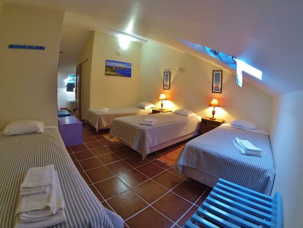Imagen de la habitación del Hotel Supertubos Beach Hostel. Foto 5
