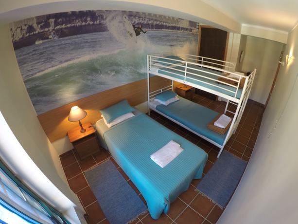 Imagen de la habitación del Hotel Supertubos Beach Hostel. Foto 6