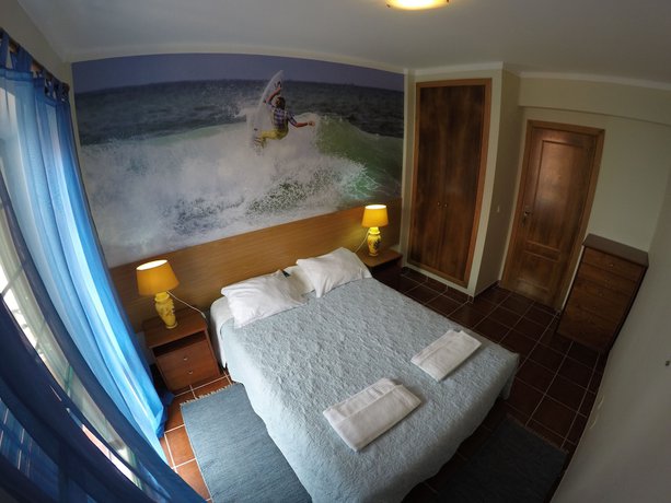 Imagen de la habitación del Hotel Supertubos Beach Hostel. Foto 11