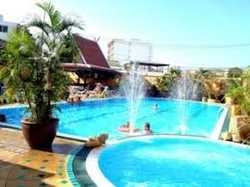 Imagen de la piscina del Hotel Suppamitr Villa, Chonbury. Foto 5