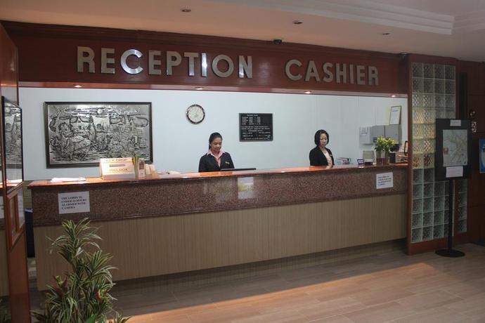 Imagen de los interiores del Hotel Supreme. Foto 14