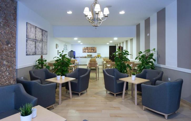 Imagen de los interiores del Hotel Sur Málaga. Foto 11