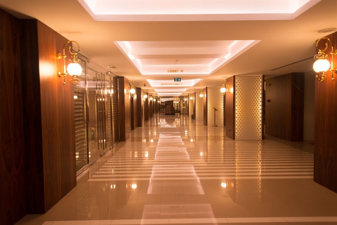 Imagen de los interiores del Hotel Sura Luxury Million and Spa. Foto 16