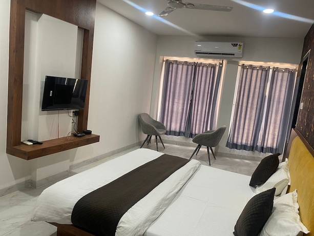 Imagen de la habitación del Hotel Suraj, Indore. Foto 6