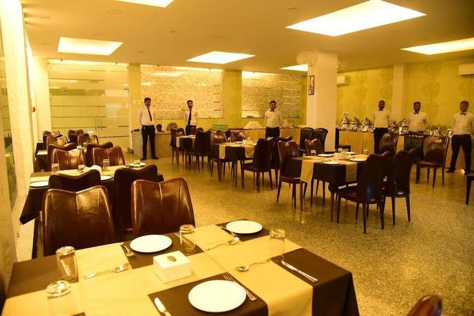 Imagen del bar/restaurante del Hotel Suraj Palace, Bhopal. Foto 5