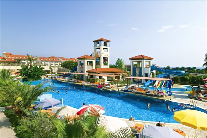 Imagen de la piscina del Hotel Sural Resort - All Inclusive. Foto 13