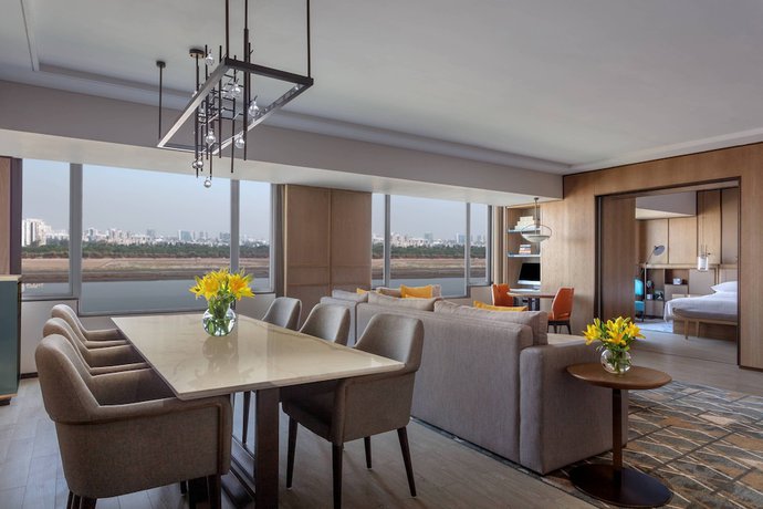 Imagen de la habitación del Hotel Surat Marriott. Foto 13