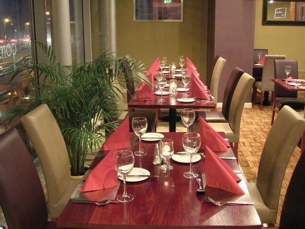 Imagen del bar/restaurante del Hotel Sure By Best Western Aberdeen. Foto 2