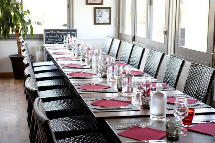 Imagen del bar/restaurante del Hotel Sure By Best Western Biarritz Aeroport. Foto 2