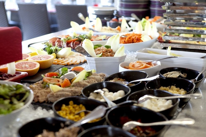 Imagen del bar/restaurante del Hotel Sure By Best Western Biarritz Aeroport. Foto 3