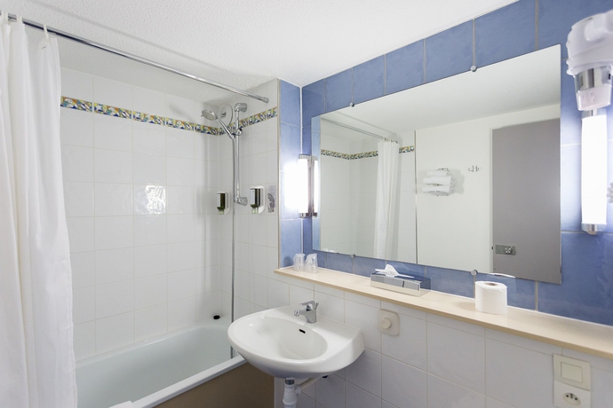 Imagen de la habitación del Hotel Sure By Best Western Biarritz Aeroport. Foto 8