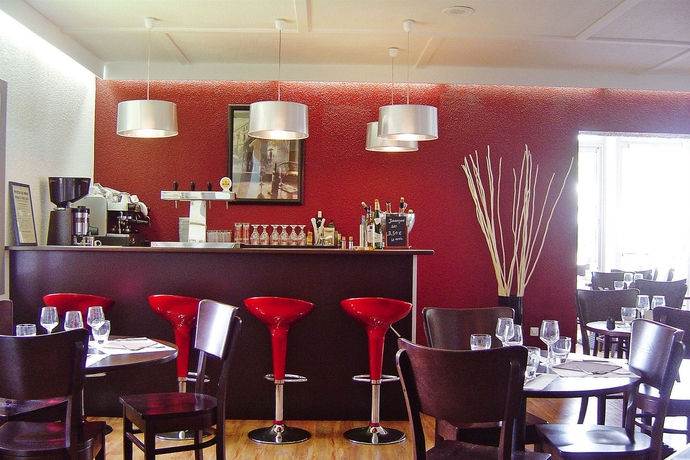 Imagen del bar/restaurante del Hotel Sure By Best Western Biarritz Aeroport. Foto 4