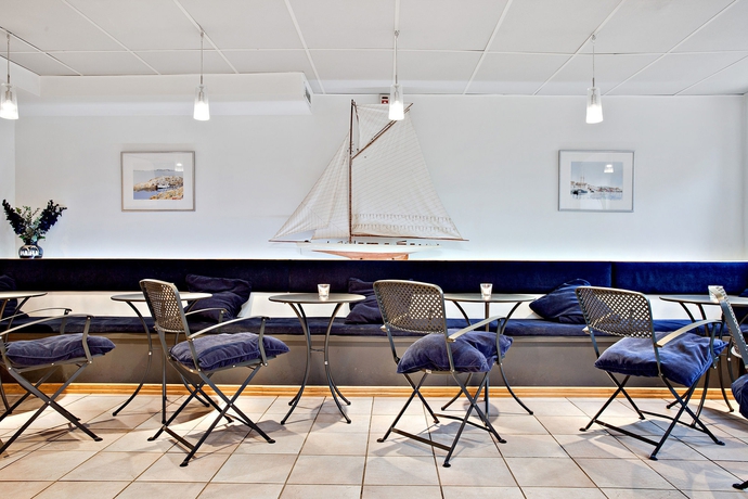 Imagen del bar/restaurante del Hotel Sure By Best Western Center. Foto 2