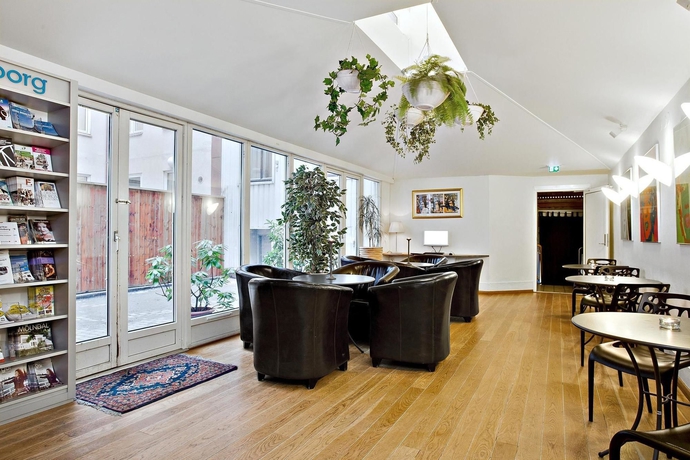 Imagen del bar/restaurante del Hotel Sure By Best Western Center. Foto 3