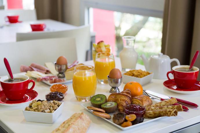 Imagen del bar/restaurante del Hotel Sure By Best Western Nantes Saint-herblain. Foto 2