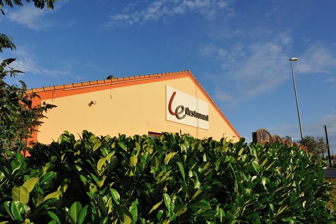 Imagen de los exteriores del Hotel Sure By Best Western Rochefort-sur-mer. Foto 6