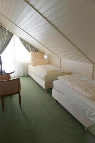 Imagen de la habitación del Hotel Sure Hotel by Best Western Rhoen Garden. Foto 5
