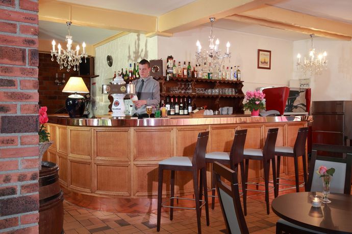 Imagen del bar/restaurante del Hotel Sure Hotel by Best Western Saint-Quentin Ouest. Foto 2