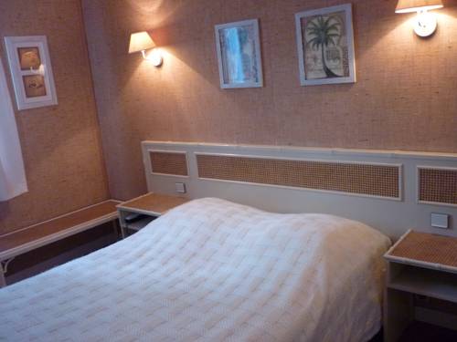 Imagen de la habitación del Hotel Sure Hotel by Best Western Saintes. Foto 16