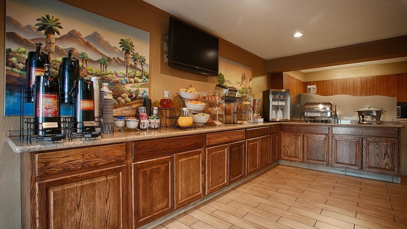 Imagen del bar/restaurante del Hotel Sure Stay Plus By Best Western Twentynine Palms Joshua Tree. Foto 6
