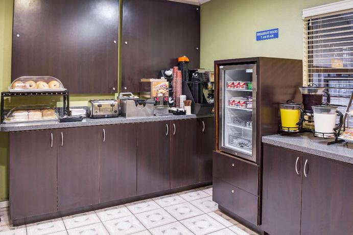 Imagen del bar/restaurante del Hotel SureStay Hotel by Best Western Beverly Hills West. Foto 3